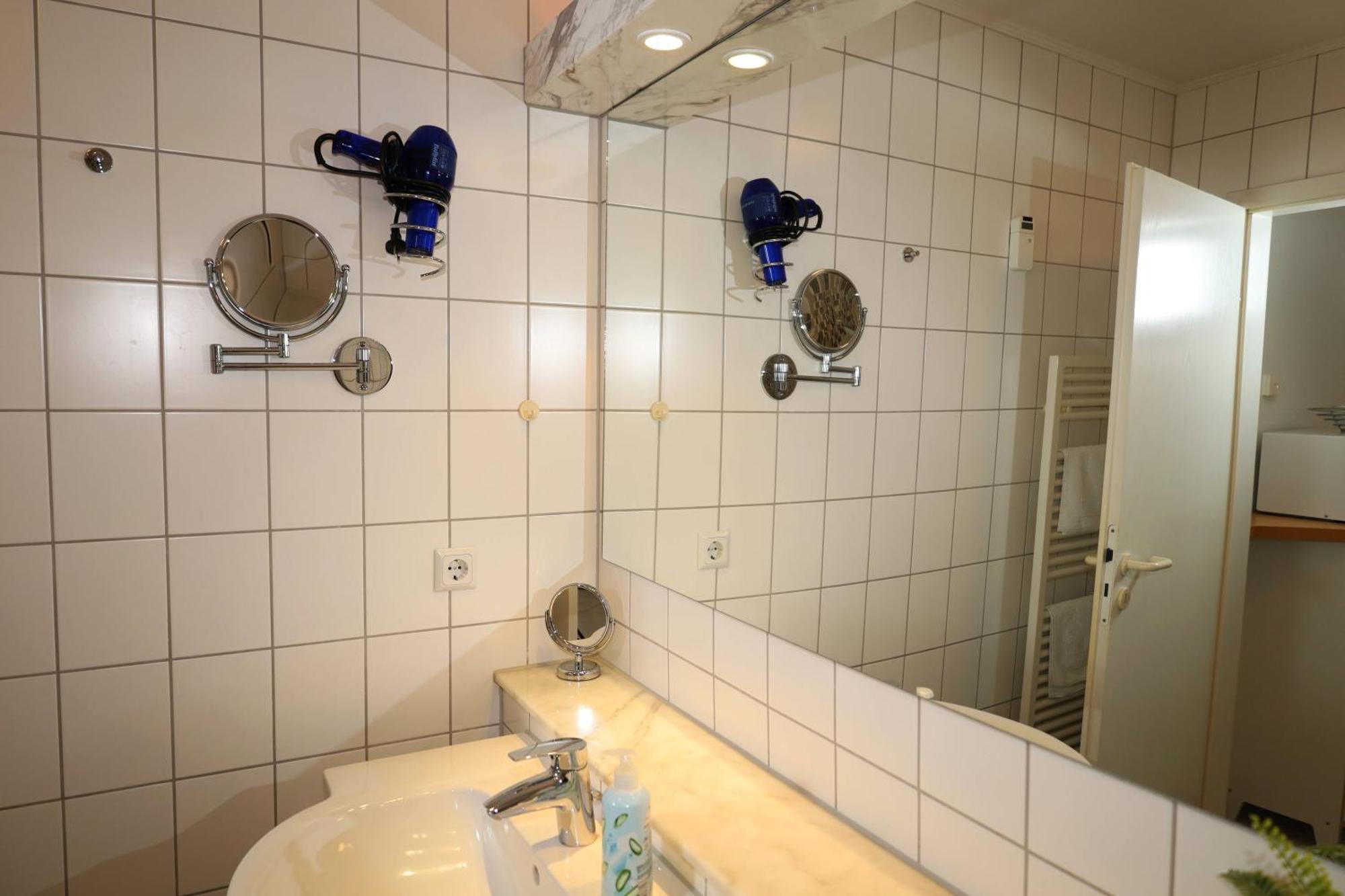 Seeschloss, App 20 - Direkt An Der Strandpromenade, Toplage Apartment